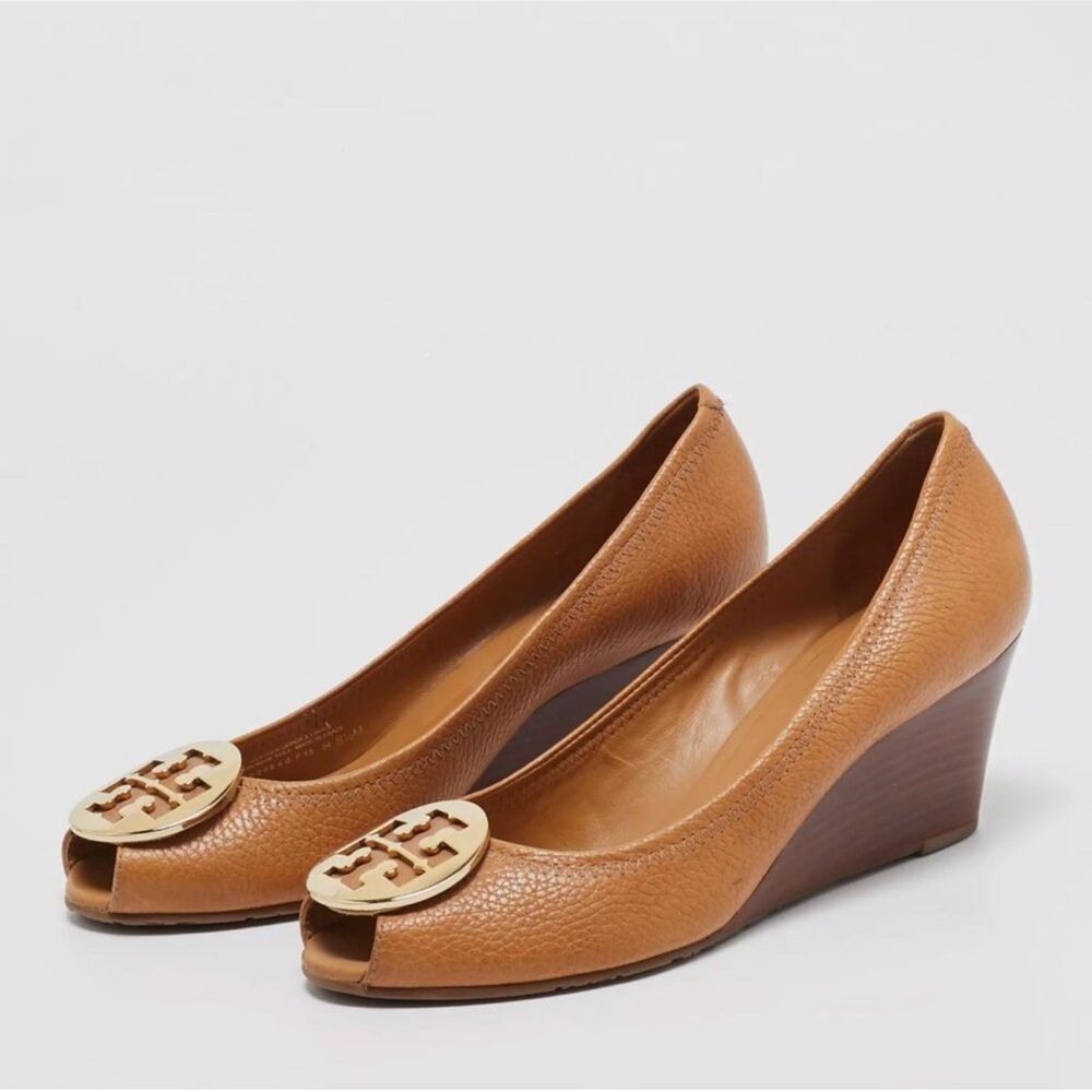 Tory Burch Sally Brown Leather Peep‎ Toe Wedge Pumps Gold Logo 7 Used
